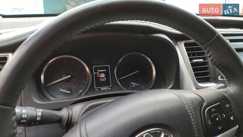 Позашляховик / Кросовер Toyota Highlander 2014 в Умані