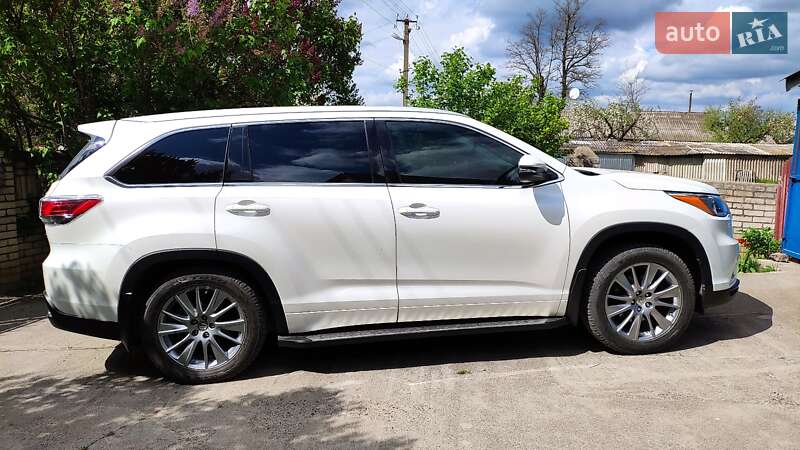 Внедорожник / Кроссовер Toyota Highlander 2014 в Умани
