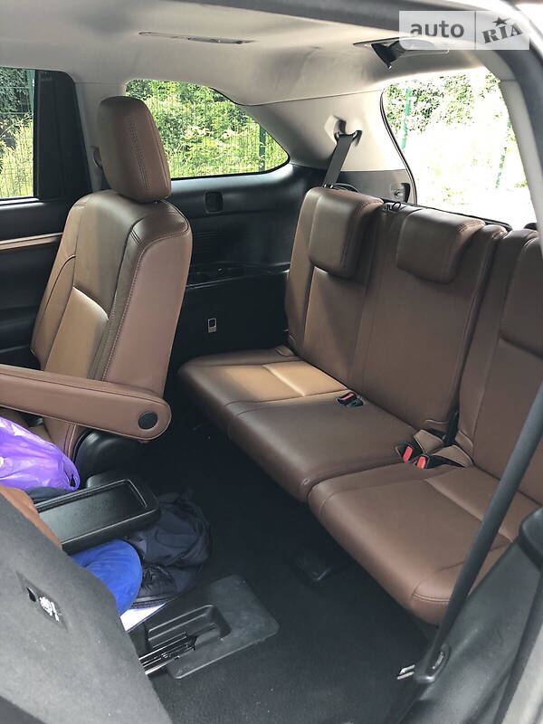 Позашляховик / Кросовер Toyota Highlander 2017 в Львові