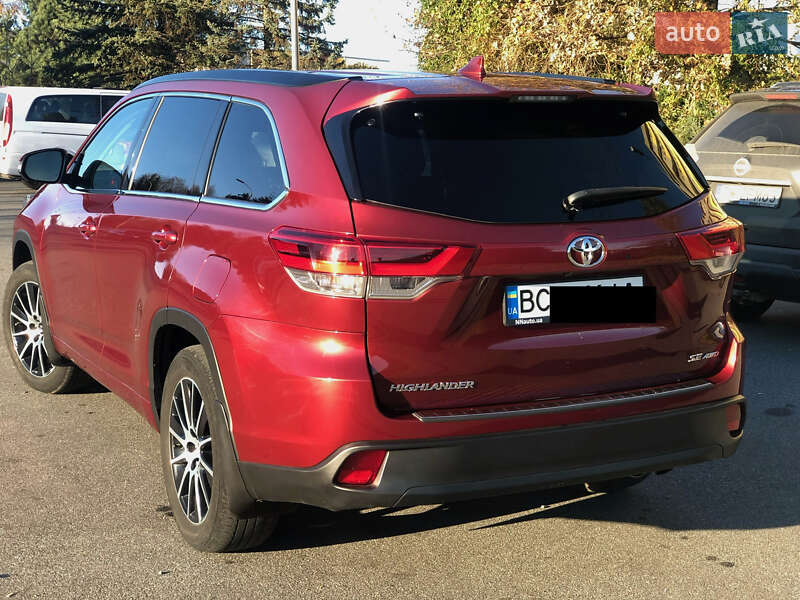 Внедорожник / Кроссовер Toyota Highlander 2017 в Бориславе