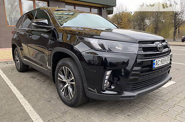 Универсал Toyota Highlander 2018 в Луцке