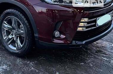 Позашляховик / Кросовер Toyota Highlander 2017 в Хмельницькому