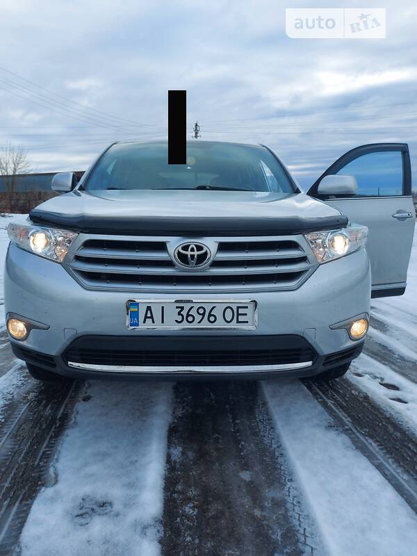 Внедорожник / Кроссовер Toyota Highlander 2013 в Монастырище