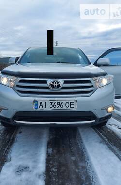 Внедорожник / Кроссовер Toyota Highlander 2013 в Монастырище