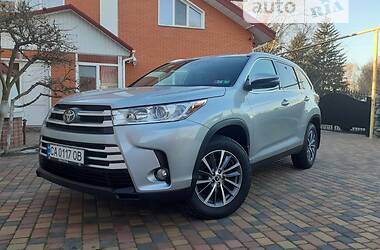 Внедорожник / Кроссовер Toyota Highlander 2018 в Умани