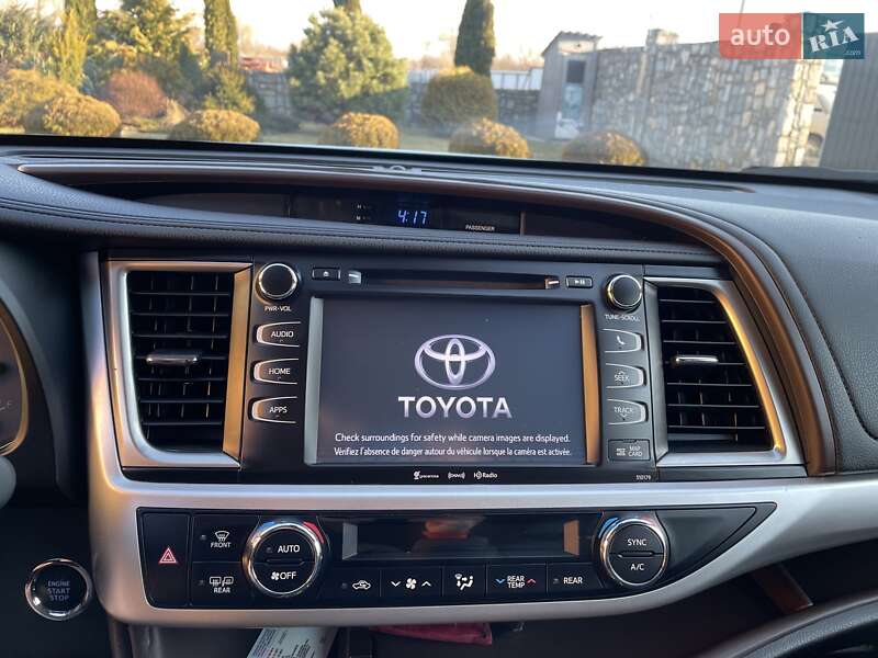 Внедорожник / Кроссовер Toyota Highlander 2018 в Ивано-Франковске