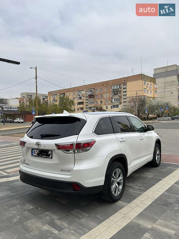 Внедорожник / Кроссовер Toyota Highlander 2015 в Ужгороде