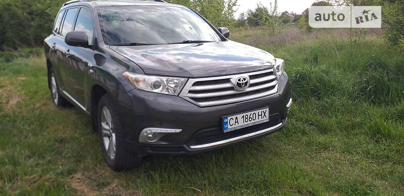 Внедорожник / Кроссовер Toyota Highlander 2013 в Черкассах