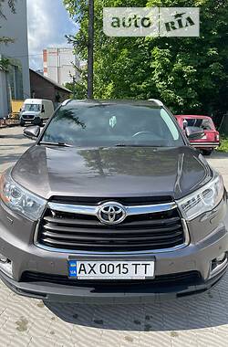 Внедорожник / Кроссовер Toyota Highlander 2016 в Харькове