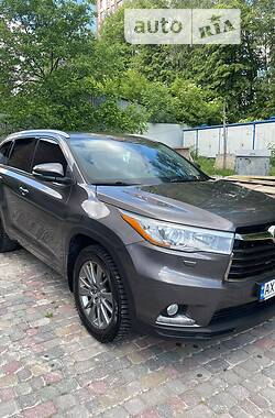 Внедорожник / Кроссовер Toyota Highlander 2016 в Харькове