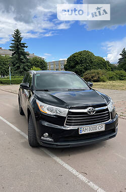 Внедорожник / Кроссовер Toyota Highlander 2015 в Коростене