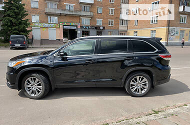 Внедорожник / Кроссовер Toyota Highlander 2015 в Коростене