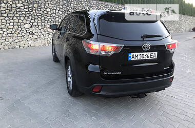 Внедорожник / Кроссовер Toyota Highlander 2014 в 