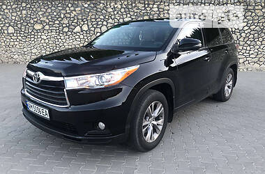 Внедорожник / Кроссовер Toyota Highlander 2014 в 