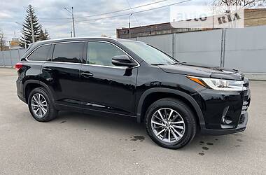 Внедорожник / Кроссовер Toyota Highlander 2018 в Киеве