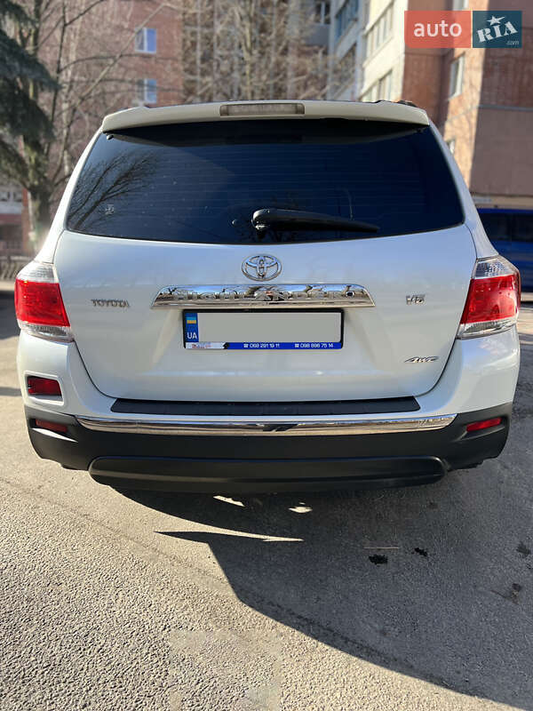 Внедорожник / Кроссовер Toyota Highlander 2013 в Днепре