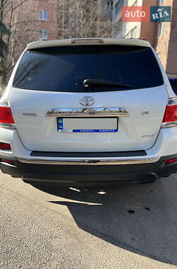 Внедорожник / Кроссовер Toyota Highlander 2013 в Днепре