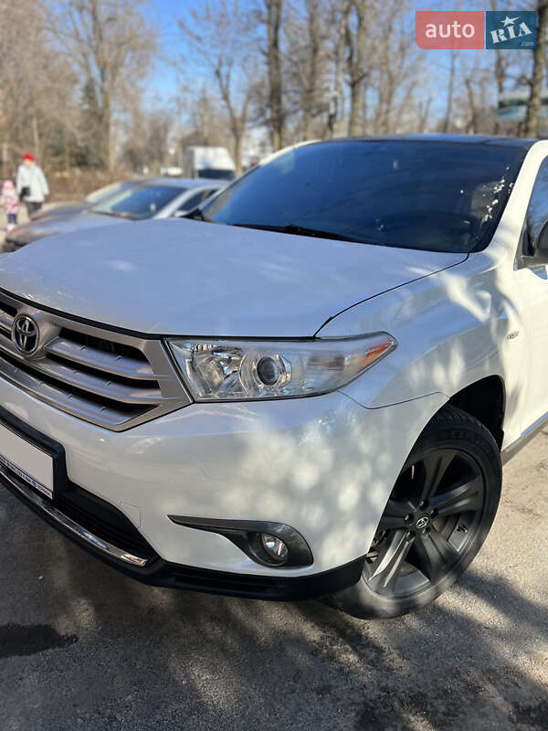 Toyota Highlander 2013