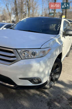 Внедорожник / Кроссовер Toyota Highlander 2013 в Днепре