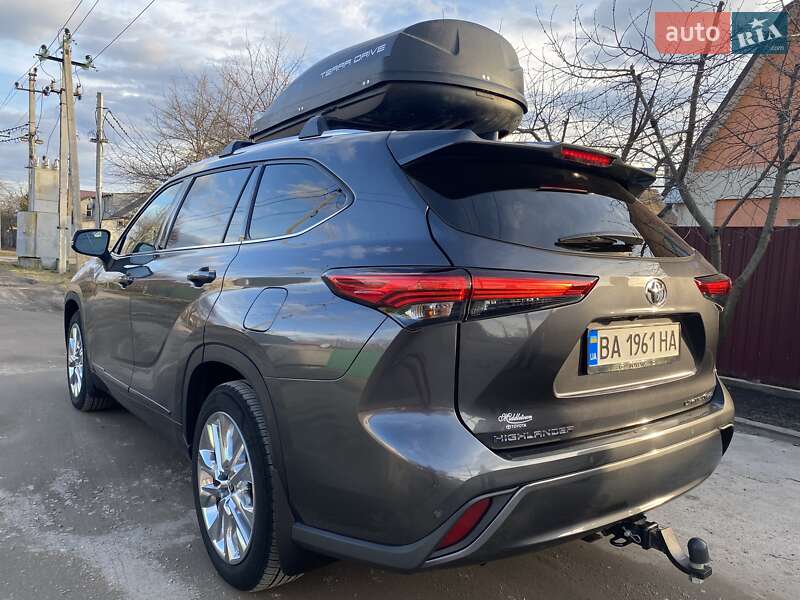 Внедорожник / Кроссовер Toyota Highlander 2020 в Кропивницком