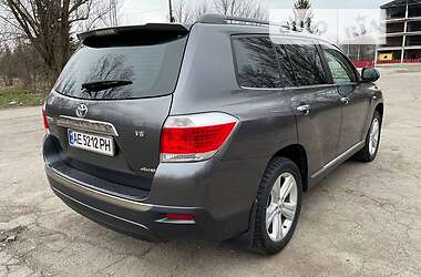 Позашляховик / Кросовер Toyota Highlander 2011 в Кривому Розі