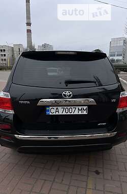 Внедорожник / Кроссовер Toyota Highlander 2011 в 