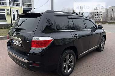 Внедорожник / Кроссовер Toyota Highlander 2011 в 