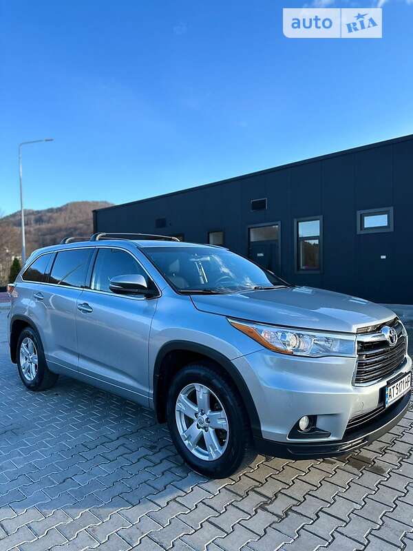 Позашляховик / Кросовер Toyota Highlander 2015 в 