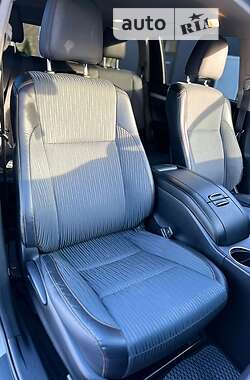 Позашляховик / Кросовер Toyota Highlander 2015 в 
