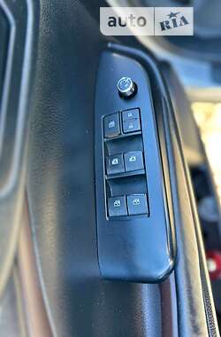 Позашляховик / Кросовер Toyota Highlander 2015 в 
