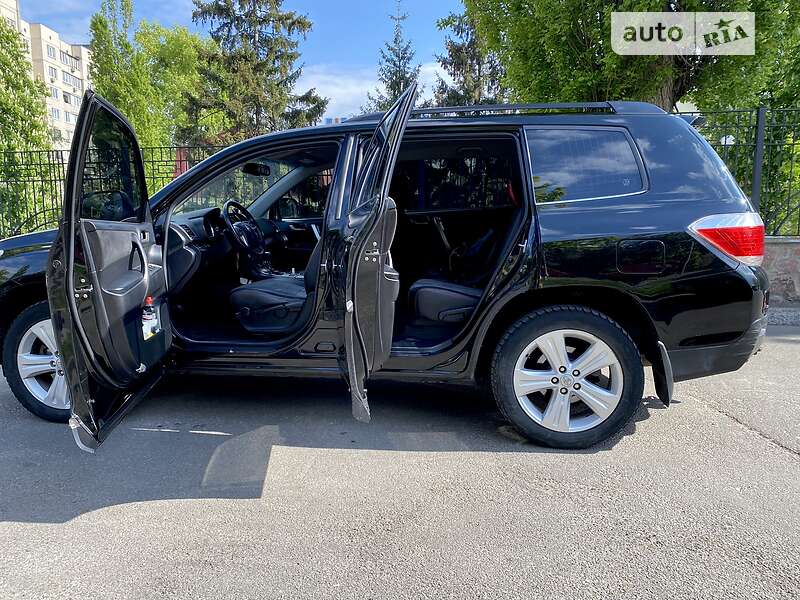 Позашляховик / Кросовер Toyota Highlander 2011 в Києві