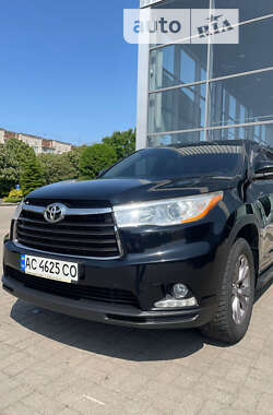 Внедорожник / Кроссовер Toyota Highlander 2014 в Луцке