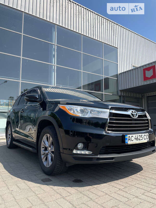 Позашляховик / Кросовер Toyota Highlander 2014 в Луцьку