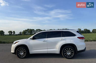 Внедорожник / Кроссовер Toyota Highlander 2018 в Шепетовке