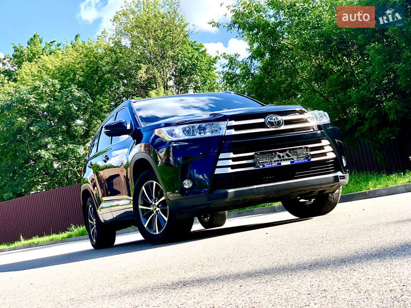 Позашляховик / Кросовер Toyota Highlander 2018 в Харкові