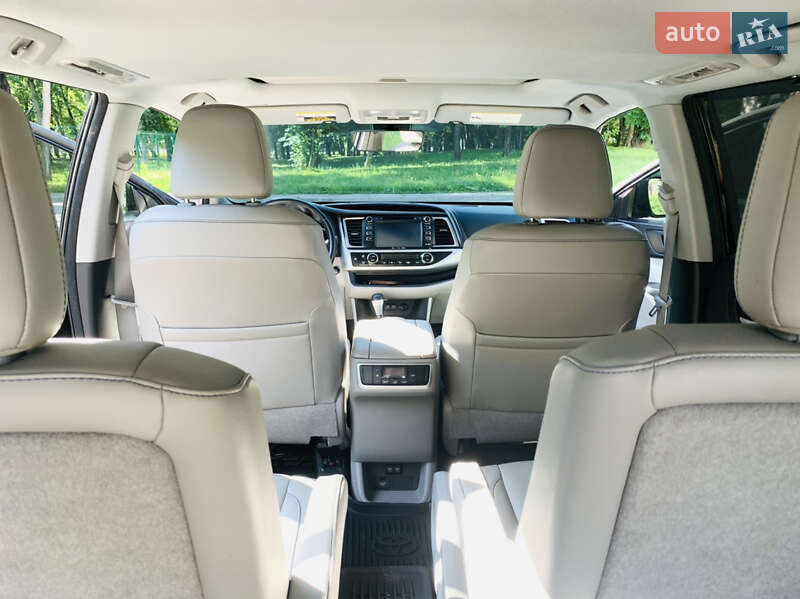 Позашляховик / Кросовер Toyota Highlander 2018 в Харкові
