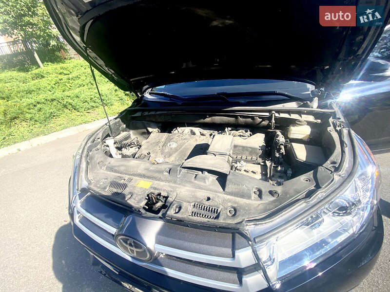 Позашляховик / Кросовер Toyota Highlander 2018 в Харкові