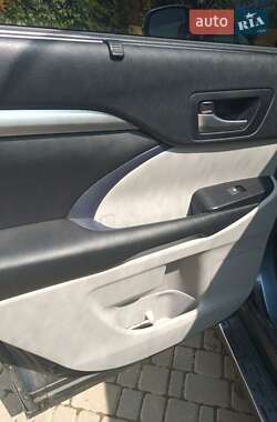 Позашляховик / Кросовер Toyota Highlander 2017 в Одесі