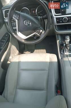 Позашляховик / Кросовер Toyota Highlander 2017 в Одесі