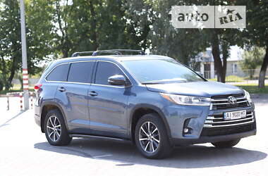 Внедорожник / Кроссовер Toyota Highlander 2017 в 