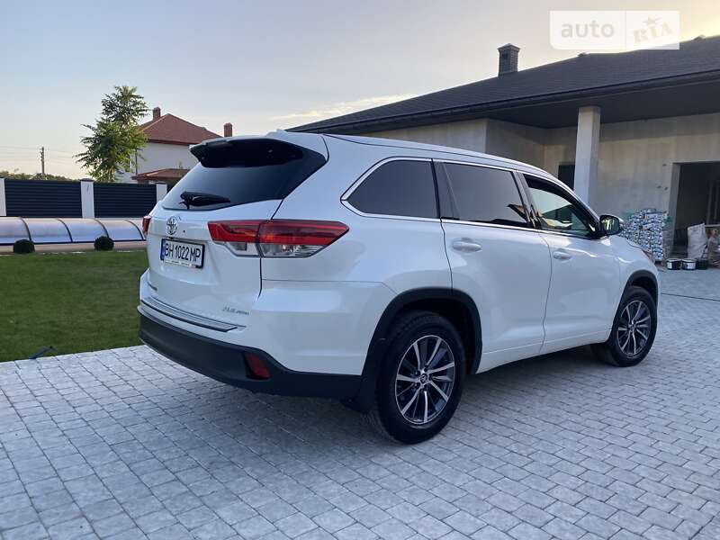 Позашляховик / Кросовер Toyota Highlander 2017 в Одесі