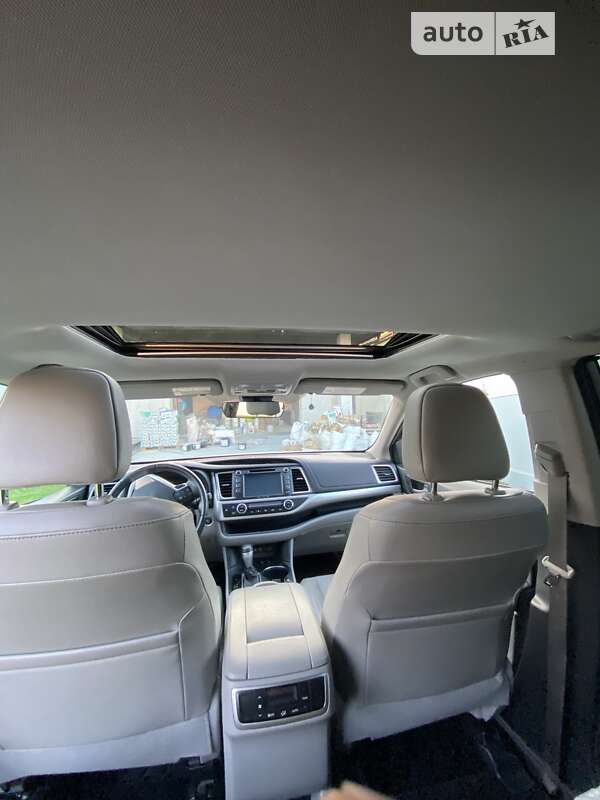 Позашляховик / Кросовер Toyota Highlander 2017 в Одесі