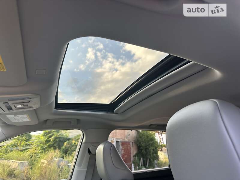 Внедорожник / Кроссовер Toyota Highlander 2022 в Одессе