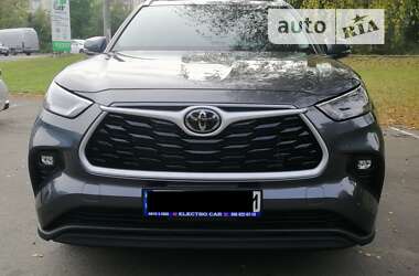 Позашляховик / Кросовер Toyota Highlander 2023 в 