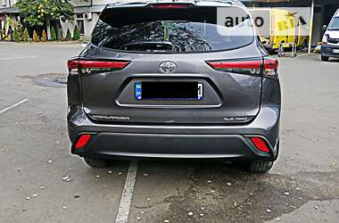 Позашляховик / Кросовер Toyota Highlander 2023 в 