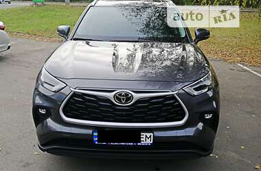 Позашляховик / Кросовер Toyota Highlander 2023 в 