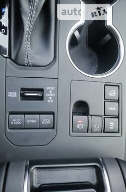 Позашляховик / Кросовер Toyota Highlander 2023 в 