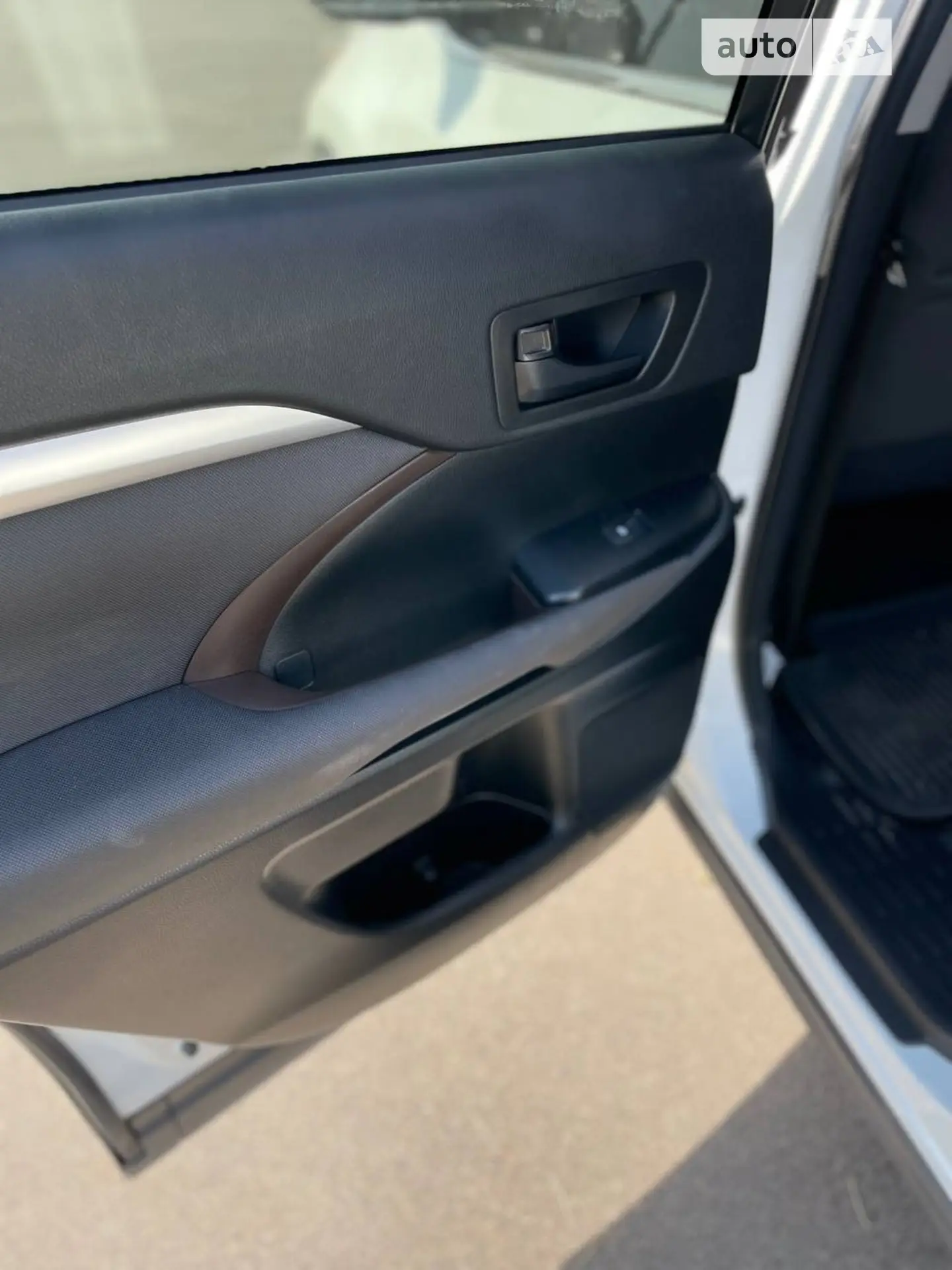 2017 Toyota Highlander - мініатюра 9