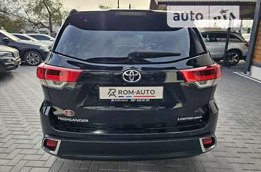 Внедорожник / Кроссовер Toyota Highlander 2018 в Коломые