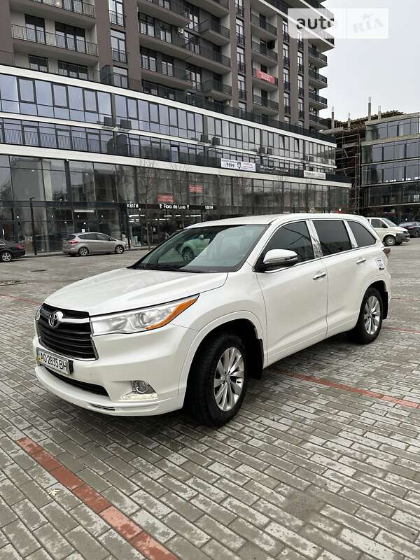 Позашляховик / Кросовер Toyota Highlander 2014 в Ужгороді